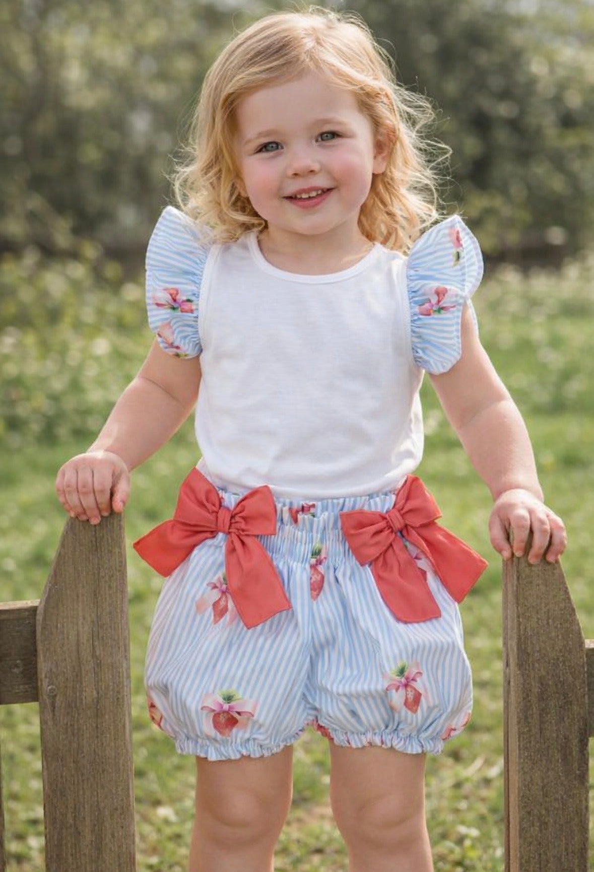 Meia Pata Bubble Strawberry T-shirt and Shorts Set